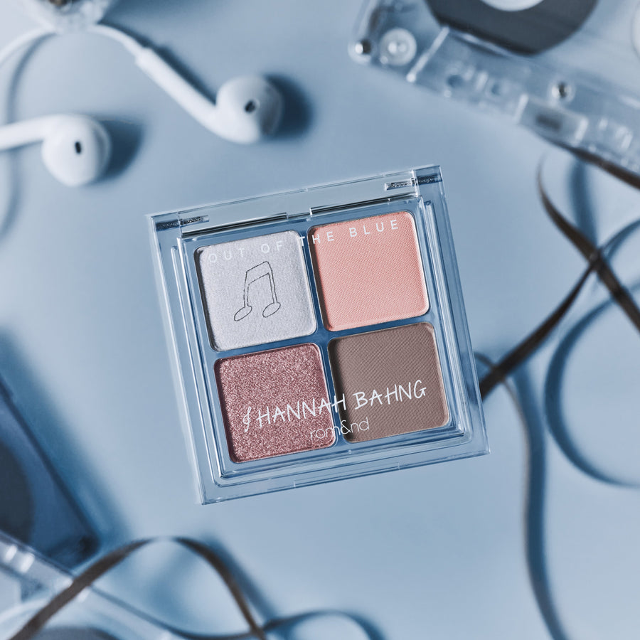 rom&nd x hannah bahng Better Than Eyes (04 OUT OF THE BLUE) eyeshadow palette WITH EXCLUSIVE PHOTOCARD